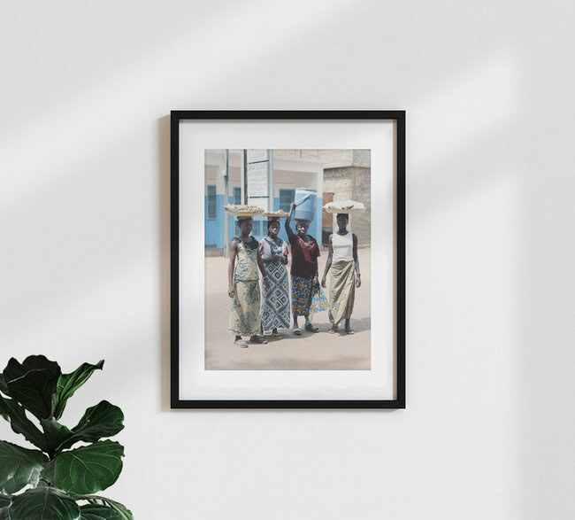 Peanuts Sellers, Burkina Faso – Fotokunst von René Ruis als Poster oder Acrylglasbild