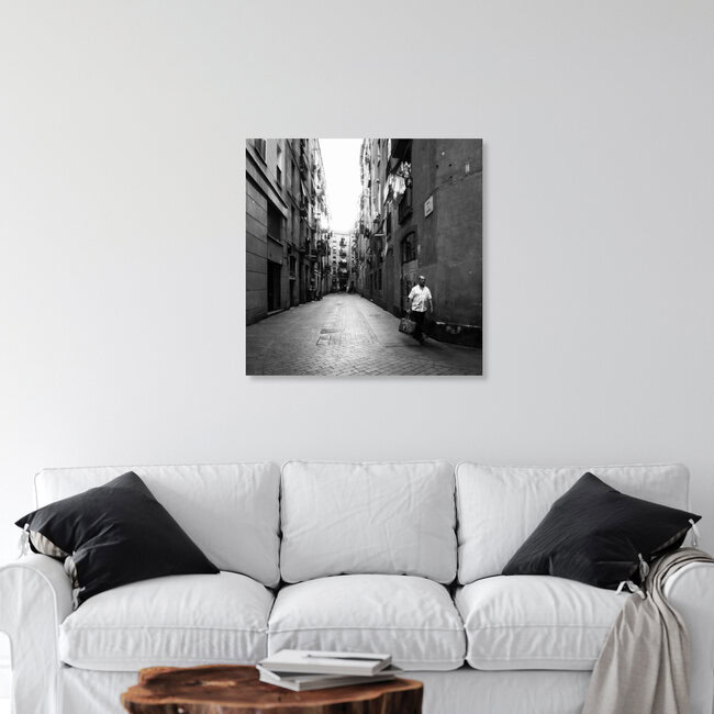Man on a mission, Spanien – Fotokunst von Alexander Omarsson als Poster oder Acrylglasbild