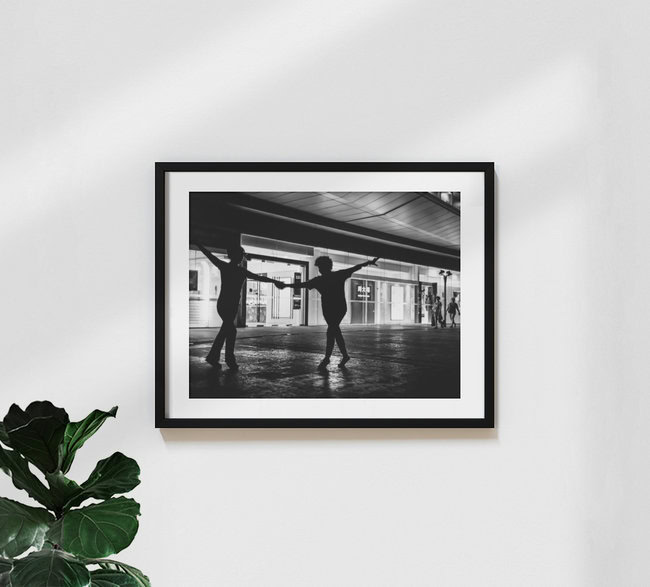 street dancing, China – Fotokunst von Rob Smith als Poster oder Acrylglasbild