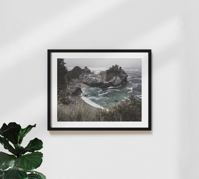 Secret, Vereinigte Staaten – Fotokunst von Vera Mladenovic als Poster oder Acrylglasbild