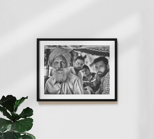Simplicity, Indien – Fotokunst von Jagdev Singh als Poster oder Acrylglasbild