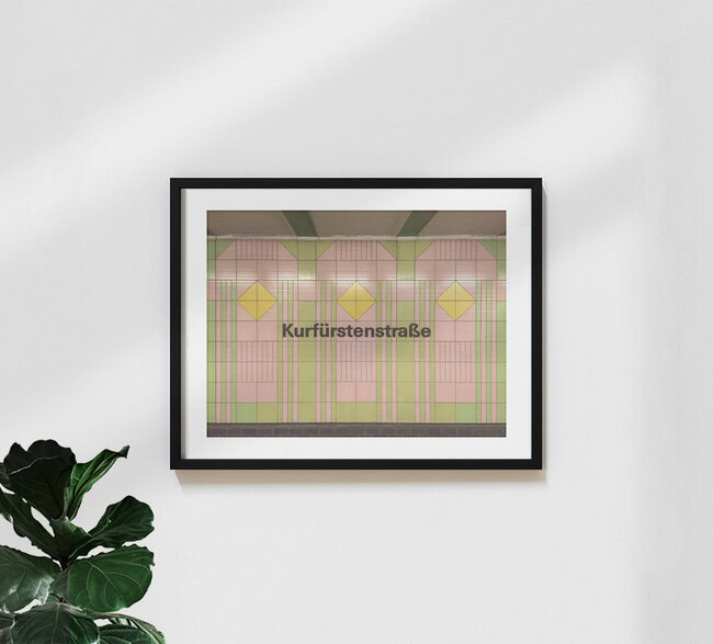 U-Bahnhof Kurfürstenstraße, Deutschland – Fotokunst von Claudio Galamini als Poster oder Acrylglasbild