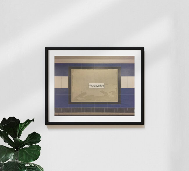 U-Bahnhof Wutzkyallee, Deutschland – Fotokunst von Claudio Galamini als Poster oder Acrylglasbild