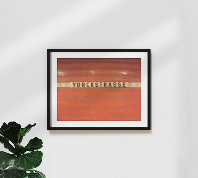 U-Bahnhof Yorckstrasse, Deutschland – Fotokunst von Claudio Galamini als Poster oder Acrylglasbild
