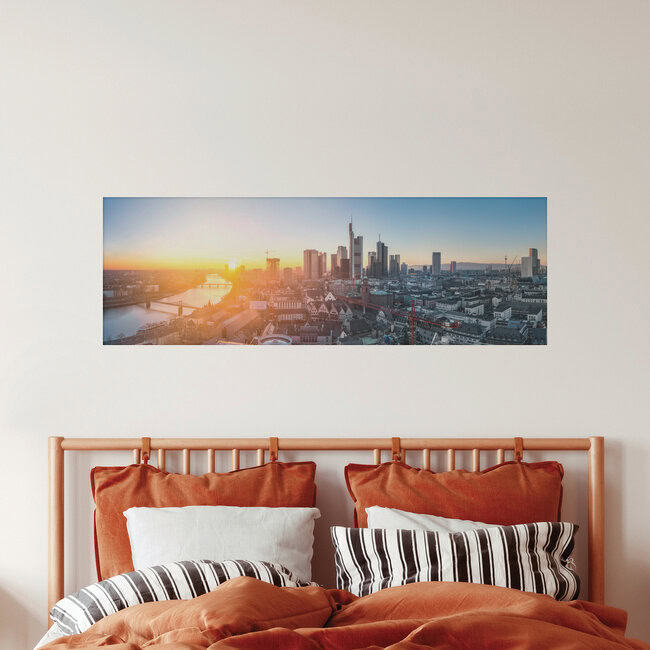 Frankfurt Skyline bei Sonnenuntergang, Deutschland – Fotokunst von Jan Becke als Poster oder Acrylglasbild