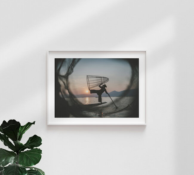 Burmese Fisherman, Myanmar – Fotokunst von Julian Wedel als Poster oder Acrylglasbild