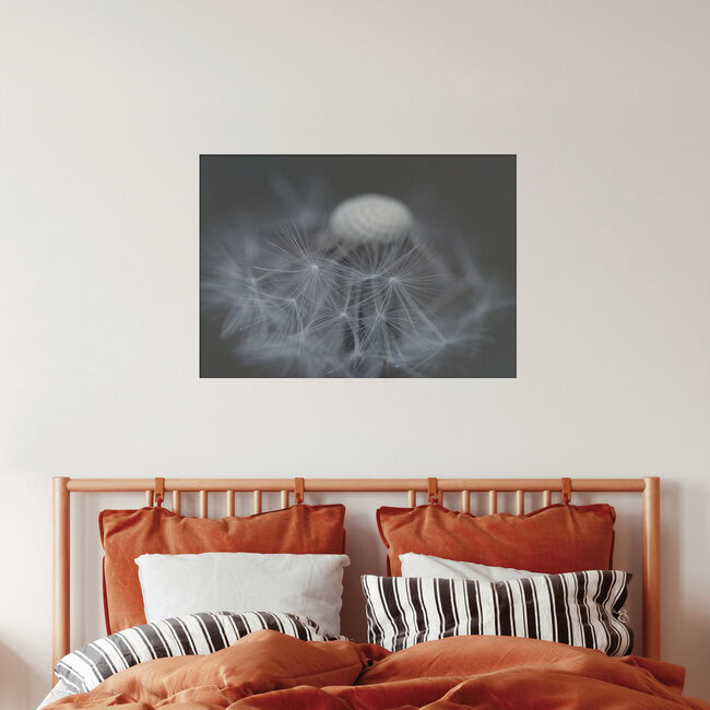 Wartend, Deutschland – Fotokunst von Anna Brano als Poster oder Acrylglasbild