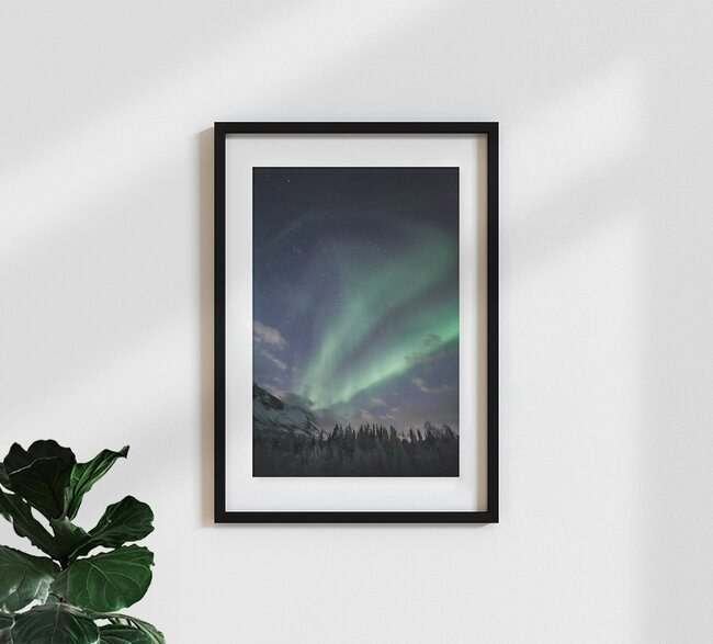 Polarlicht in Norwegen, Norwegen – Fotokunst von Sebastian Worm als Poster oder Acrylglasbild