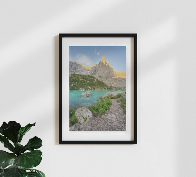 Lago di Sorapis in den Dolomiten, Italien – Fotokunst von Michael Valjak als Poster oder Acrylglasbild