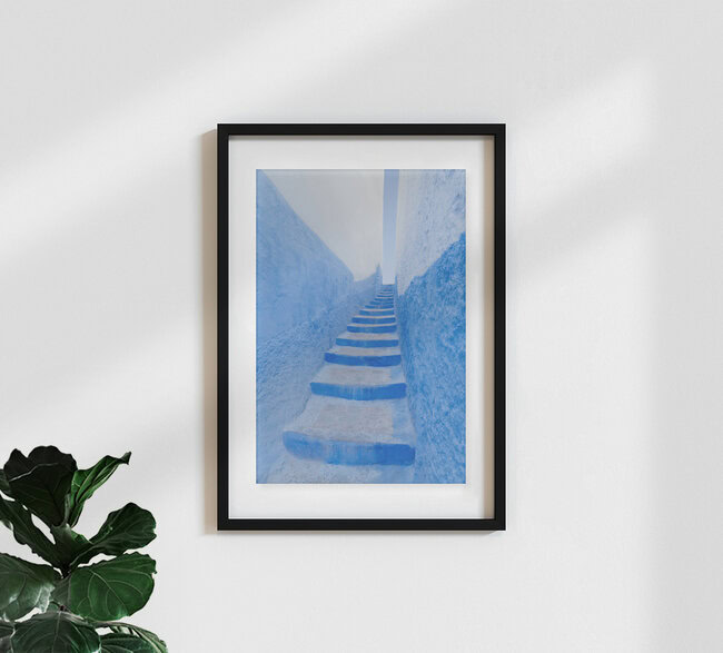 Blue Stairs, Marokko – Fotokunst von Rupert Höller als Poster oder Acrylglasbild