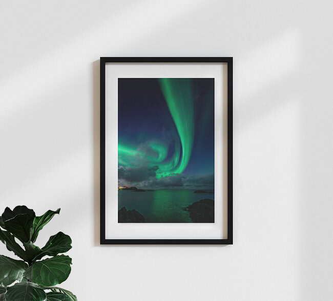 Nordlichter auf den Lofoten, Norwegen – Fotokunst von Achim Thomae als Poster oder Acrylglasbild