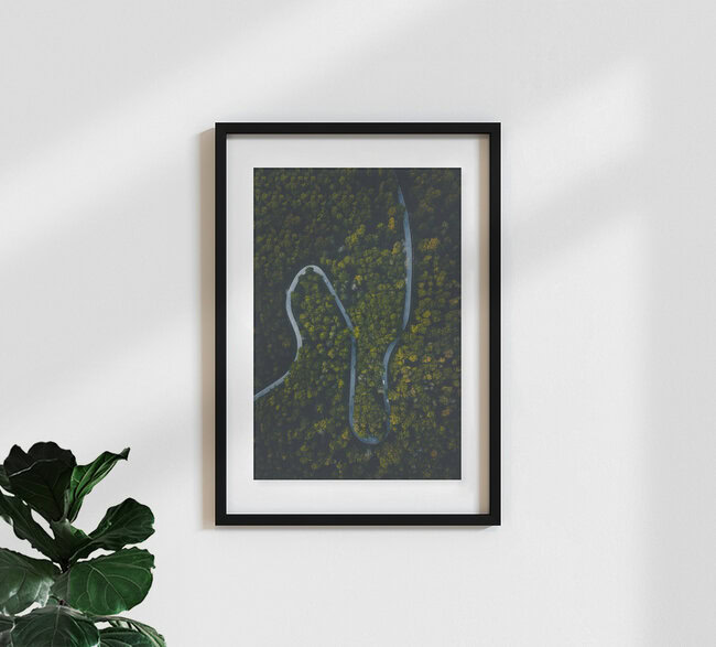 Vogelperspektive über Serpentinenstraße, Deutschland – Fotokunst von Christian Becker als Poster oder Acrylglasbild