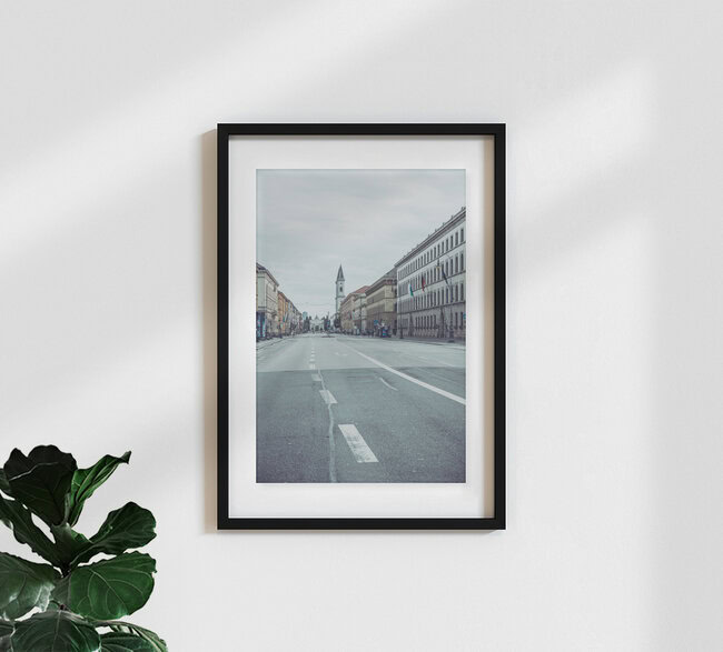 Ludwigstraße München, Deutschland – Fotokunst von Franz Sussbauer als Poster oder Acrylglasbild