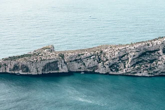 Two ships / one rock - fotokunst von Eva Stadler