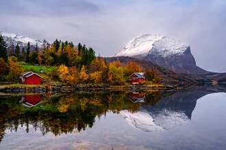 Herbst in Nord Norwegen, Norwegen – Fotokunst von Achim Thomae als Poster oder Acrylglasbild