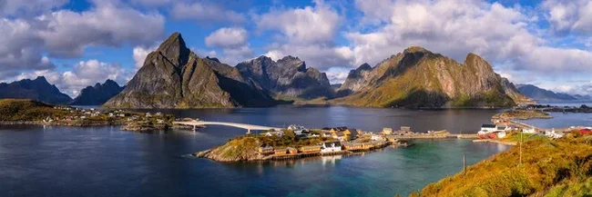 Lofoten Panorama Norwegen, Norwegen – Fotokunst von Achim Thomae als Poster oder Acrylglasbild