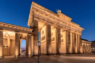 Brandenburger Tor Berlin, Deutschland – Fotokunst von Achim Thomae als Poster oder Acrylglasbild