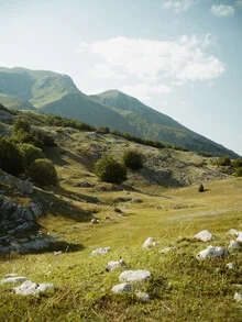 Berglandschap in Montenegro, Montenegro – wandkunst van Claas Liegmann als poster of acrylglasprint