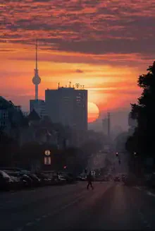 Fotokunst von Patrick Noack: Stadtansicht von Berlin im Morgenlicht