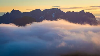 Kaisergebirge im Nebelmeer - fotokunst von Martin Wasilewski