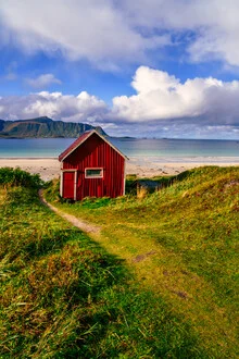 Beachhouse Lofoten Islands - Fineart photography by Achim Thomae