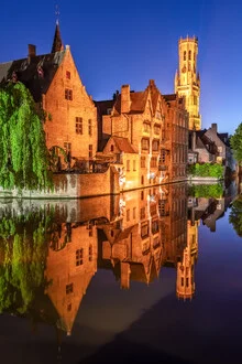 Blaue Stunde in Brügge Belgien - fotokunst von Achim Thomae