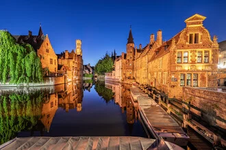 Blaue Stunde in Brügge Belgien - fotokunst von Achim Thomae