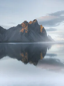 Vestrahorn, Island, Island – Fotokunst von Reiner Hofer als Poster oder Acrylglasbild