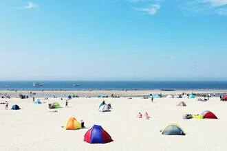 Manuela Deigert, Buntes Sommerstrandleben - Deutschland, Europa