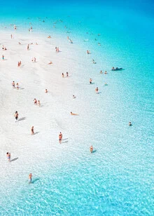 Fotokunst von Gal Pittel: entspannte Atmosphäre am Strand mit sanften Wellen