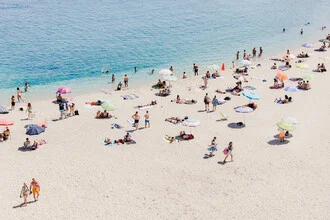 Photo art by Diana & Ronnie: People enjoying a sunny summer day at Tropea beach.