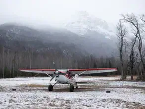 Fotokunst von Inflight Galerie: eine sanfte Berglandschaft mit leichtem Nebel