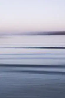 Fotokunst von Nadja Jacke: abstrakte Küstenlandschaft in sanften Abendfarben