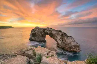 Fotokunst von Michael Valjak: Es Pontàs auf Mallorca kurz vor dem Sonnenaufgang.
