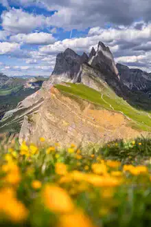 Fotokunst von Achim Thomae: Panoramablick auf die Geislerspitzen in Südtirol