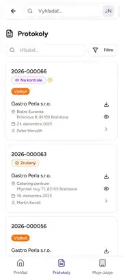 Deratix Klientský portál — mobile app view with touch-optimized interface