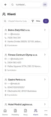 Deratix Správa klientov — mobile app view with touch-optimized interface