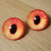 Purple rounded slit pupil eyes with red/gold irises.