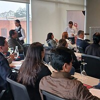 Foto presentación Alicia Fariland