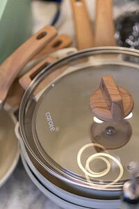 High-quality wooden cookware for gourmet chefs and home cooking enthusiasts.
