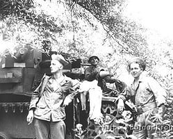 Ralph Shaffer, an unknown member of the tank crew, and Bob Martin during the maneuvers. Maneuvers1