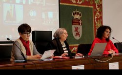 Asistencia al IX Seminario sobre relaciones jurídicas internacionales. Inmigración y Derechos Humanos (II) impartido en la Facultad de Derecho de la Universidad de León seminario ULE