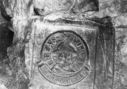 Carving from Maison Blanche souterrain by Pte Ambler. Mar-Apr 1917.