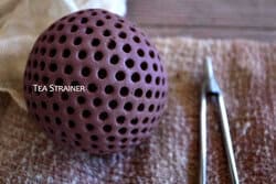 すべてハンドメイドで丁寧に穴あけ