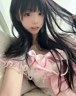 GuaiGuai-乖乖 【1923】 Profile Thumbnail Image