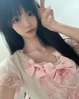 GuaiGuai-乖乖 【1923】 Profile Thumbnail Image