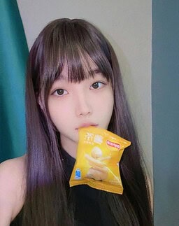 LiLi-里里 【2018】 Profile Thumbnail Image