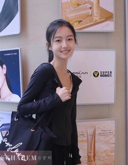 XiaoWu-小吴【2348】 Profile Thumbnail Image