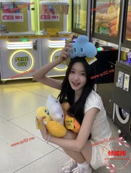 WenWen-文文 Thumbnail Image