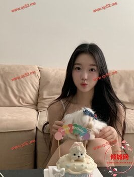 WenWen-文文 Thumbnail Image